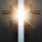 天国と地獄って　こんな近かったんだ　アハッアハッアハハハッ　( 一一)